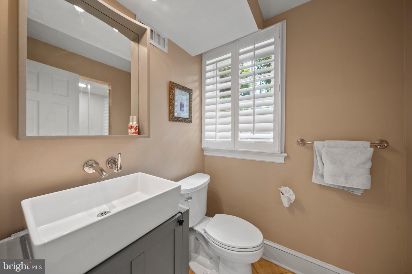 5181 WATSON ST NW, WASHINGTON, District Of Columbia 20016, 6 Bedrooms Bedrooms, ,7 BathroomsBathrooms,Residential,For sale,5181 WATSON ST NW,DCDC2199520 MLS # DCDC2199520