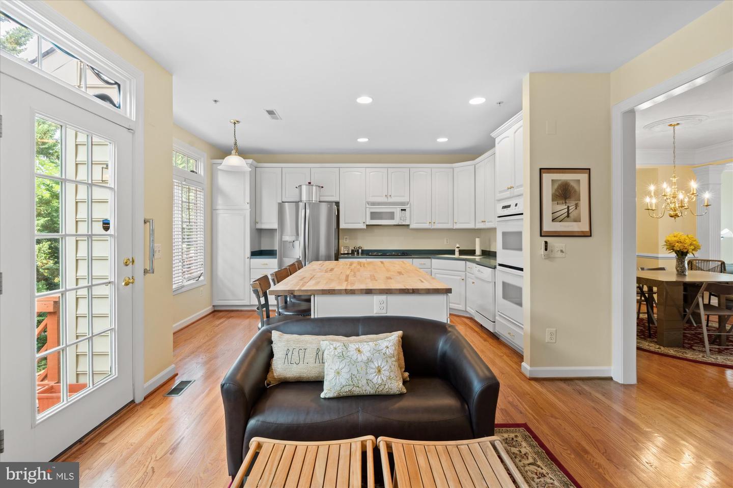 721 HAWKINS WAY, ALEXANDRIA, Virginia 22314, 3 Bedrooms Bedrooms, ,3 BathroomsBathrooms,Residential,For sale,721 HAWKINS WAY,VAAX2045114 MLS # VAAX2045114