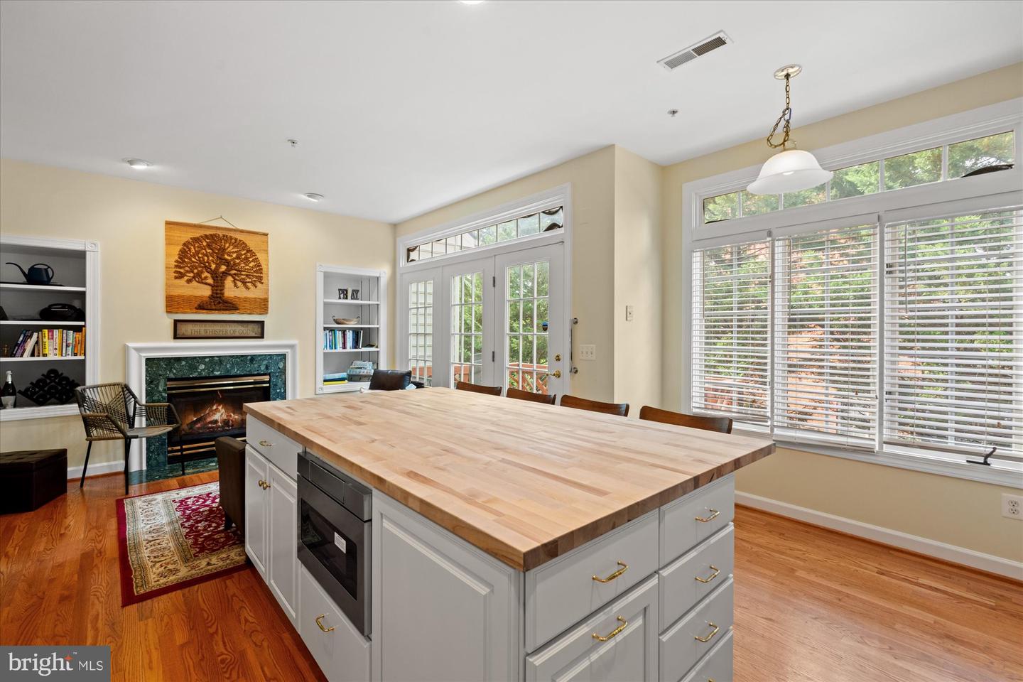 721 HAWKINS WAY, ALEXANDRIA, Virginia 22314, 3 Bedrooms Bedrooms, ,3 BathroomsBathrooms,Residential,For sale,721 HAWKINS WAY,VAAX2045114 MLS # VAAX2045114