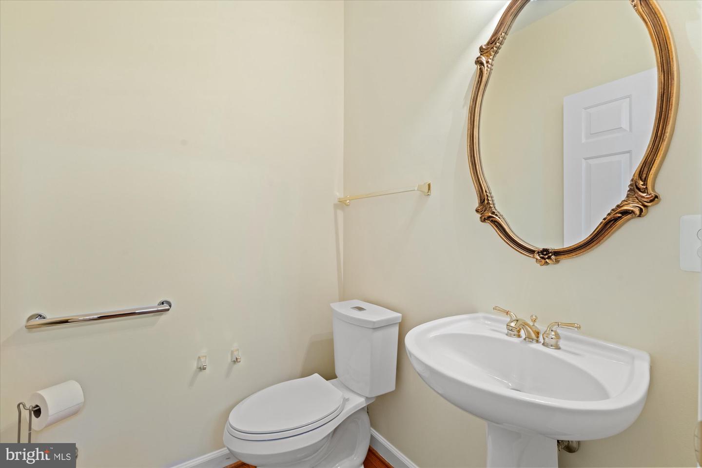 721 HAWKINS WAY, ALEXANDRIA, Virginia 22314, 3 Bedrooms Bedrooms, ,3 BathroomsBathrooms,Residential,For sale,721 HAWKINS WAY,VAAX2045114 MLS # VAAX2045114