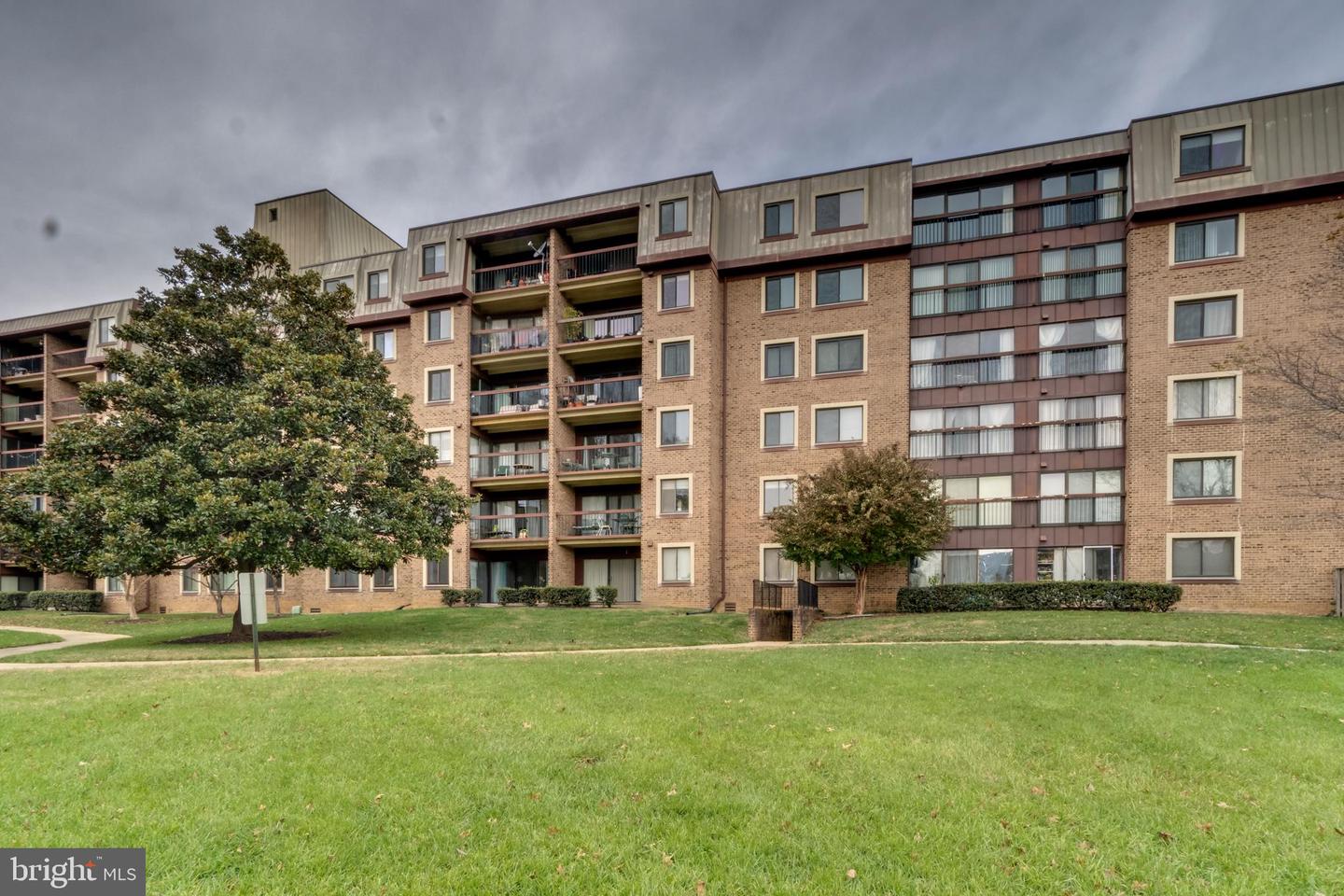 10300 BUSHMAN DR #209, OAKTON, Virginia 22124, 3 Bedrooms Bedrooms, ,2 BathroomsBathrooms,Residential,For sale,10300 BUSHMAN DR #209,VAFX2239370 MLS # VAFX2239370