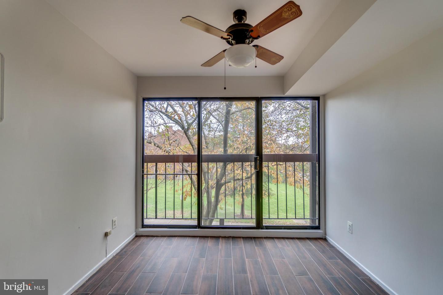 10300 BUSHMAN DR #209, OAKTON, Virginia 22124, 3 Bedrooms Bedrooms, ,2 BathroomsBathrooms,Residential,For sale,10300 BUSHMAN DR #209,VAFX2239370 MLS # VAFX2239370