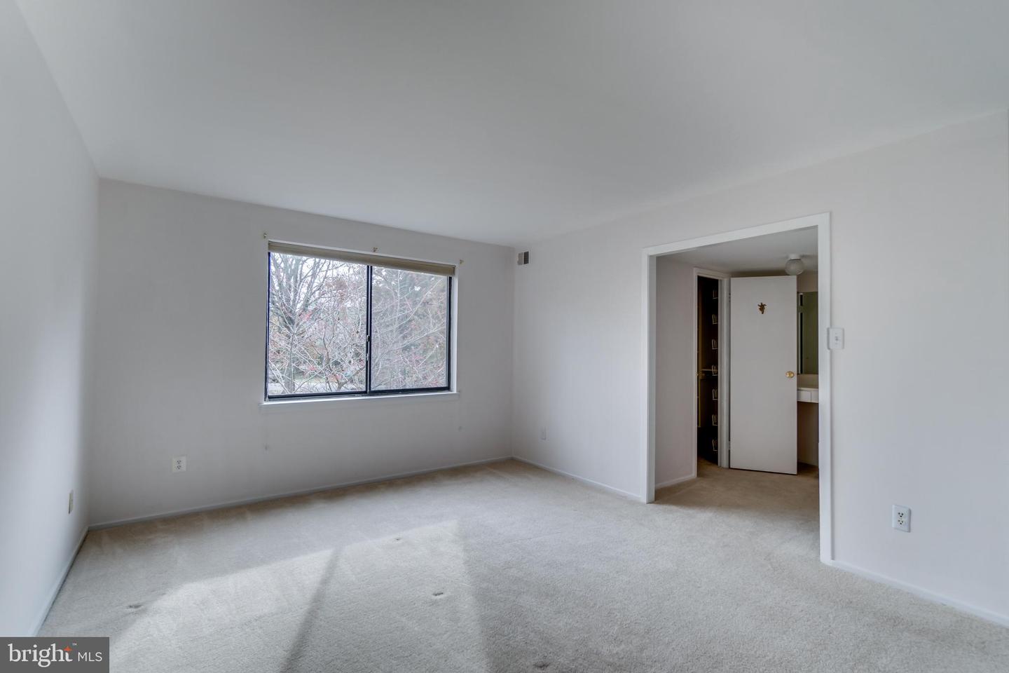 10300 BUSHMAN DR #209, OAKTON, Virginia 22124, 3 Bedrooms Bedrooms, ,2 BathroomsBathrooms,Residential,For sale,10300 BUSHMAN DR #209,VAFX2239370 MLS # VAFX2239370