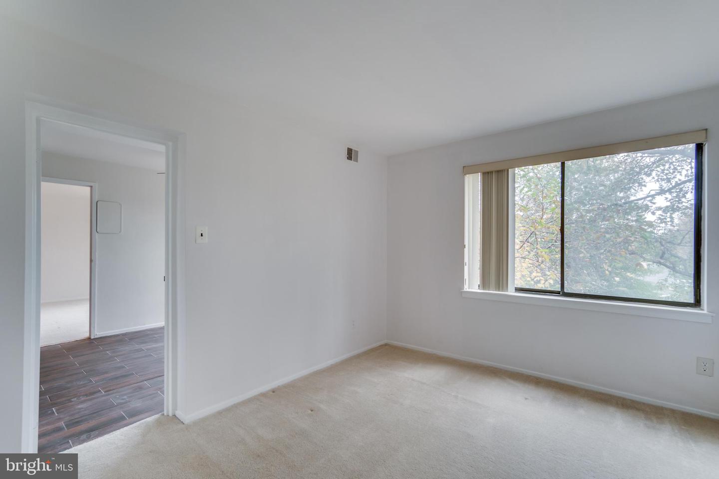 10300 BUSHMAN DR #209, OAKTON, Virginia 22124, 3 Bedrooms Bedrooms, ,2 BathroomsBathrooms,Residential,For sale,10300 BUSHMAN DR #209,VAFX2239370 MLS # VAFX2239370