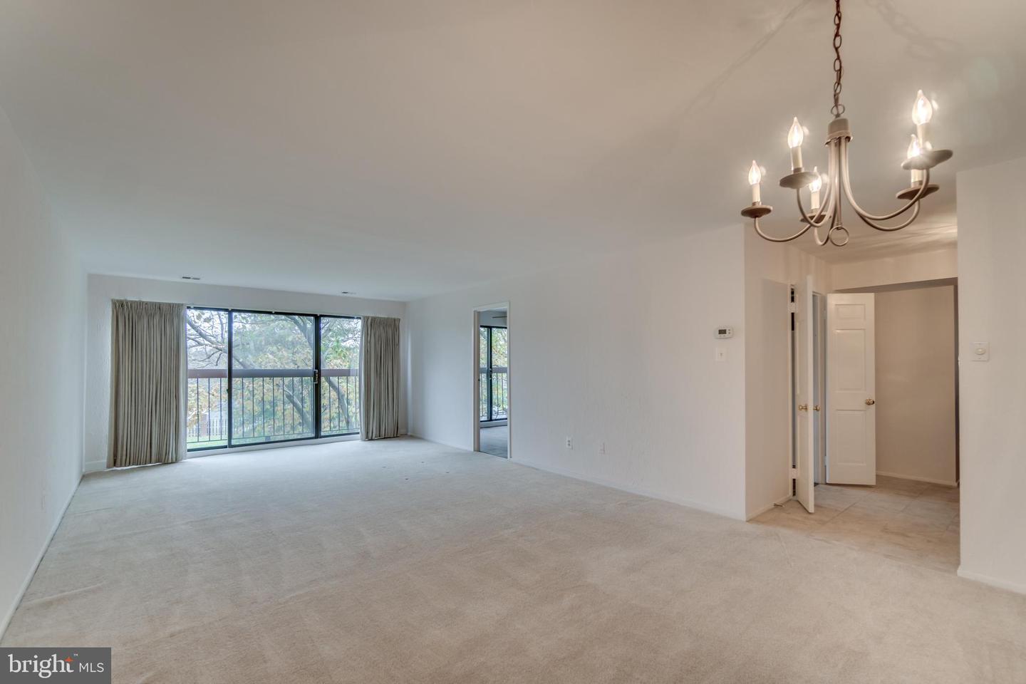10300 BUSHMAN DR #209, OAKTON, Virginia 22124, 3 Bedrooms Bedrooms, ,2 BathroomsBathrooms,Residential,For sale,10300 BUSHMAN DR #209,VAFX2239370 MLS # VAFX2239370