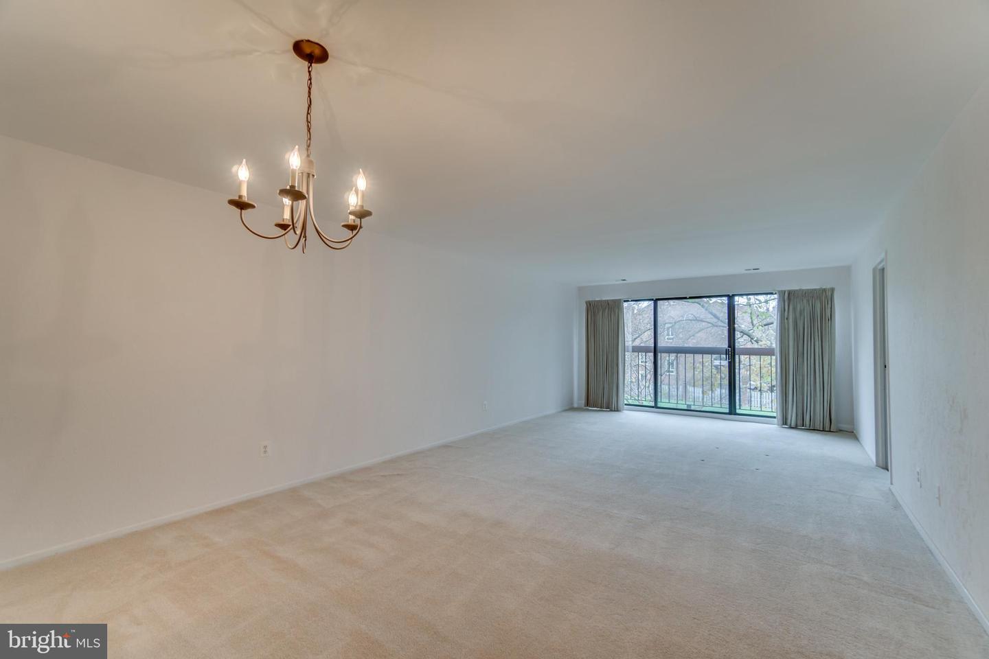 10300 BUSHMAN DR #209, OAKTON, Virginia 22124, 3 Bedrooms Bedrooms, ,2 BathroomsBathrooms,Residential,For sale,10300 BUSHMAN DR #209,VAFX2239370 MLS # VAFX2239370
