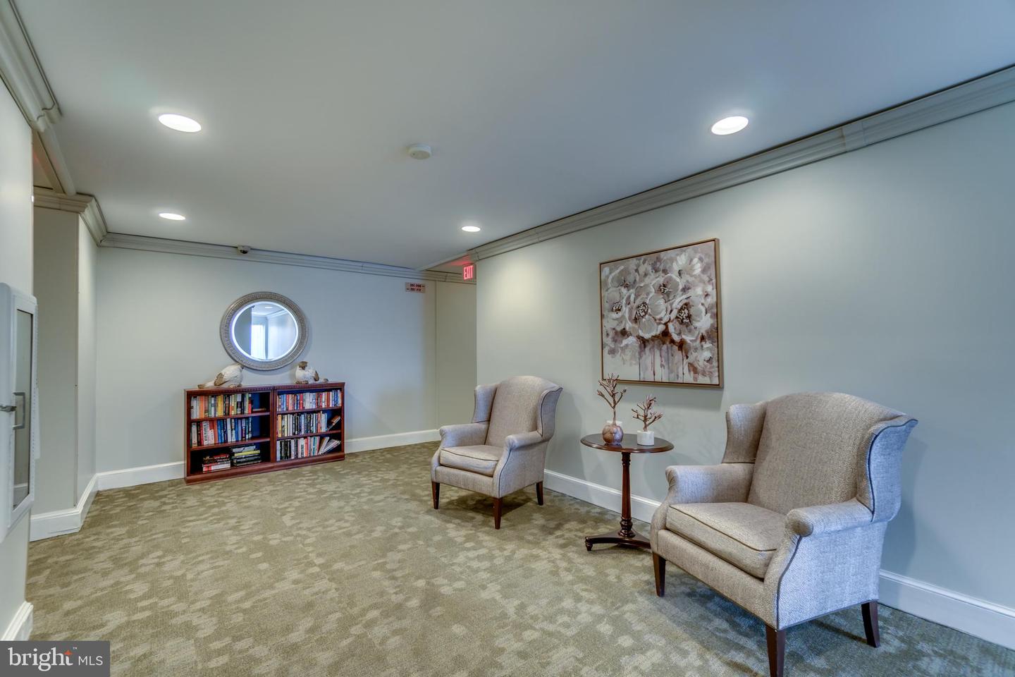 10300 BUSHMAN DR #209, OAKTON, Virginia 22124, 3 Bedrooms Bedrooms, ,2 BathroomsBathrooms,Residential,For sale,10300 BUSHMAN DR #209,VAFX2239370 MLS # VAFX2239370
