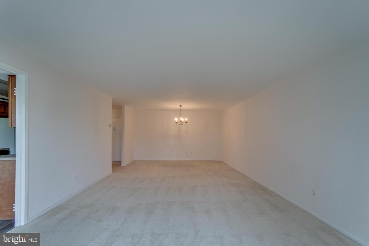 10300 BUSHMAN DR #209, OAKTON, Virginia 22124, 3 Bedrooms Bedrooms, ,2 BathroomsBathrooms,Residential,For sale,10300 BUSHMAN DR #209,VAFX2239370 MLS # VAFX2239370
