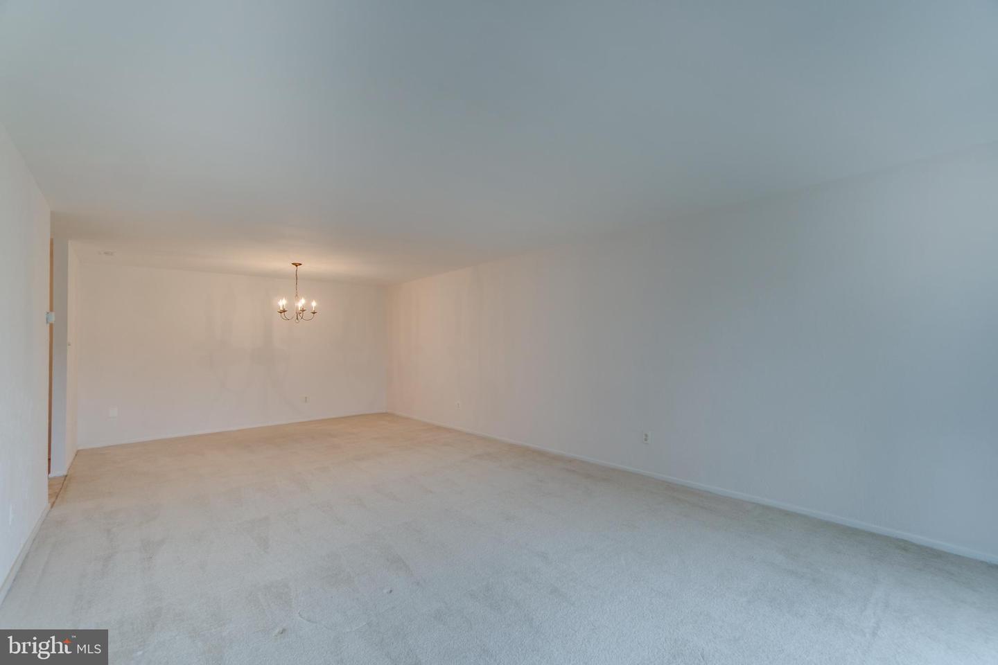 10300 BUSHMAN DR #209, OAKTON, Virginia 22124, 3 Bedrooms Bedrooms, ,2 BathroomsBathrooms,Residential,For sale,10300 BUSHMAN DR #209,VAFX2239370 MLS # VAFX2239370