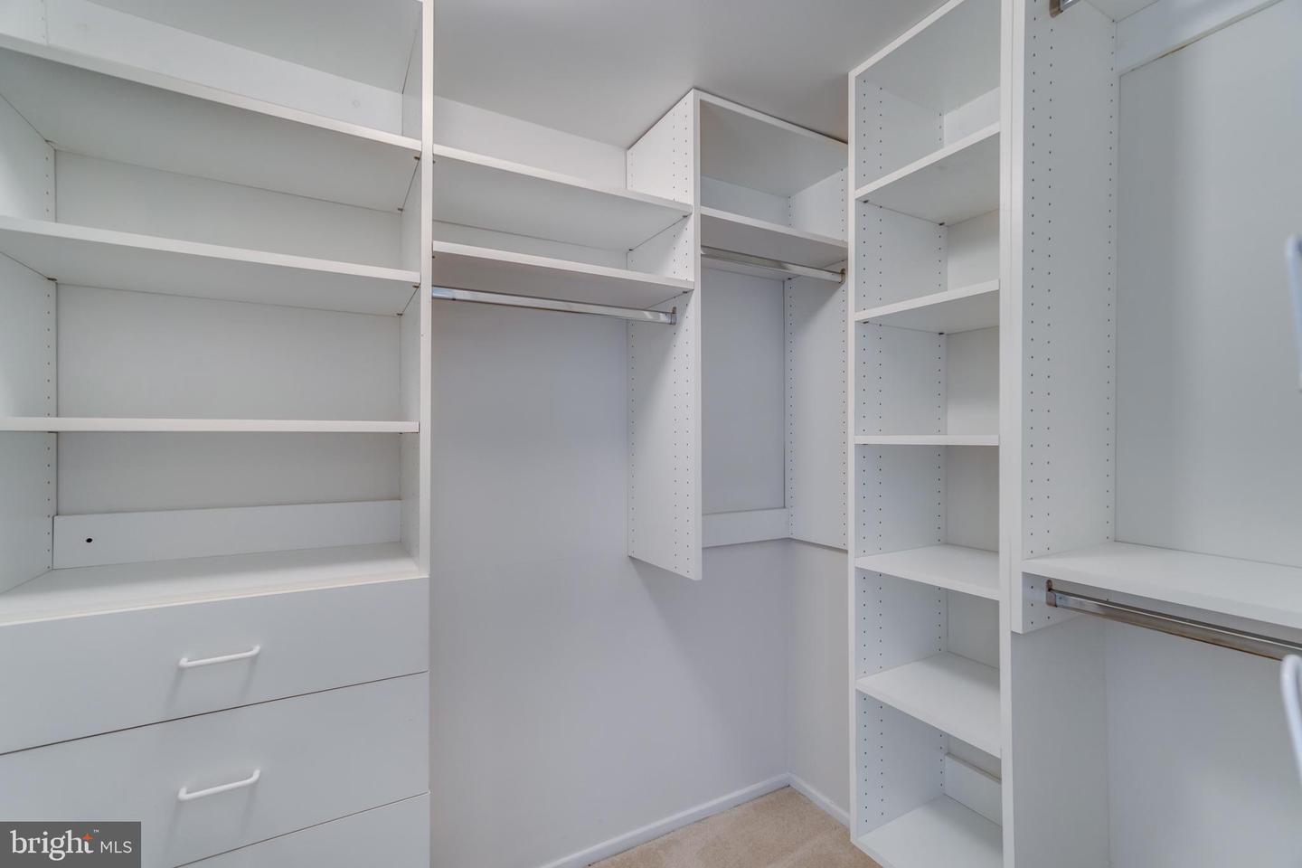 10300 BUSHMAN DR #209, OAKTON, Virginia 22124, 3 Bedrooms Bedrooms, ,2 BathroomsBathrooms,Residential,For sale,10300 BUSHMAN DR #209,VAFX2239370 MLS # VAFX2239370