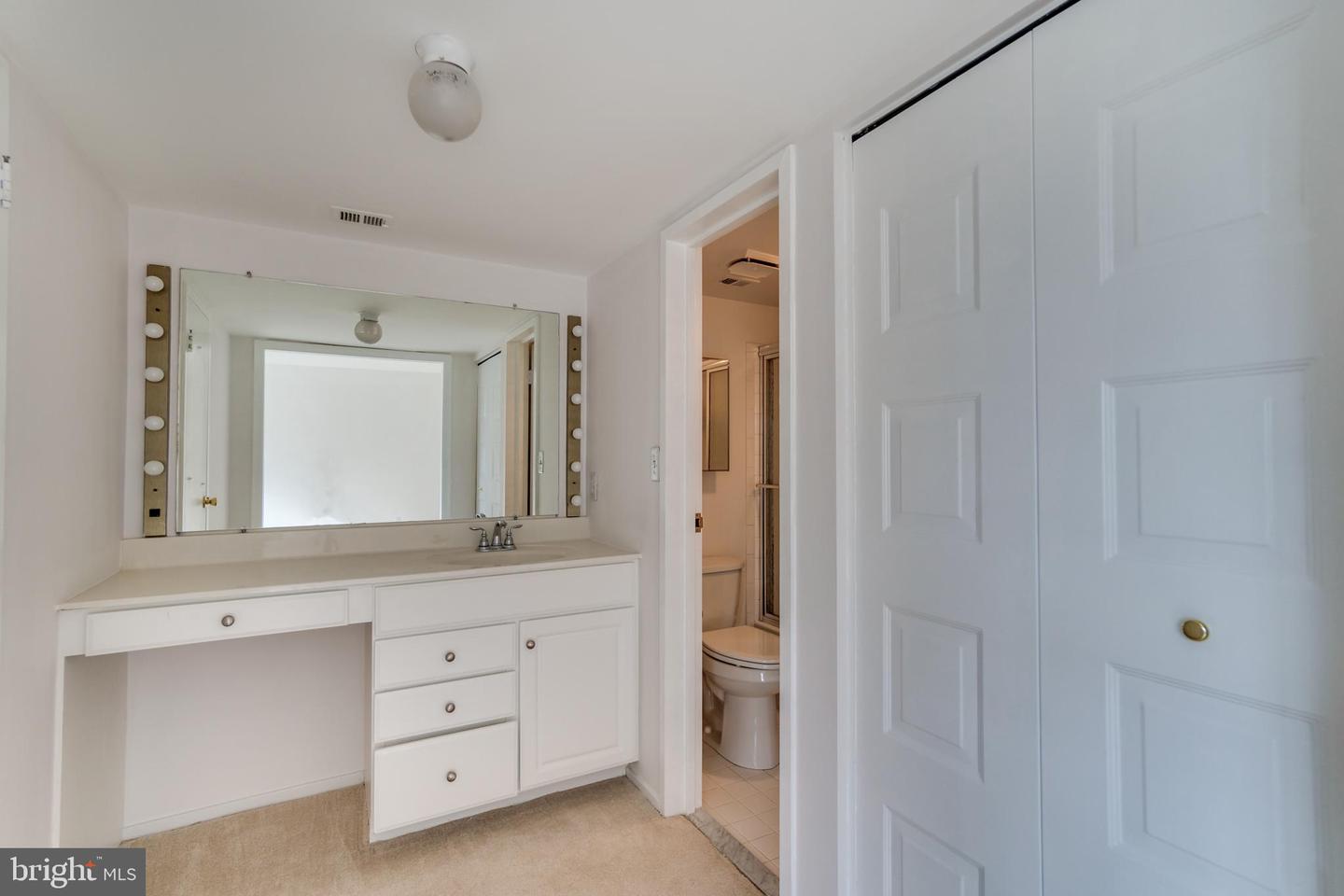 10300 BUSHMAN DR #209, OAKTON, Virginia 22124, 3 Bedrooms Bedrooms, ,2 BathroomsBathrooms,Residential,For sale,10300 BUSHMAN DR #209,VAFX2239370 MLS # VAFX2239370