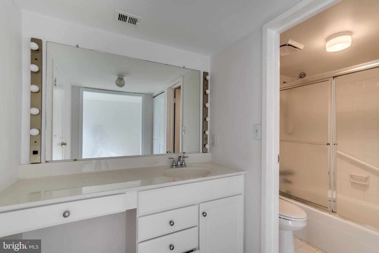 10300 BUSHMAN DR #209, OAKTON, Virginia 22124, 3 Bedrooms Bedrooms, ,2 BathroomsBathrooms,Residential,For sale,10300 BUSHMAN DR #209,VAFX2239370 MLS # VAFX2239370