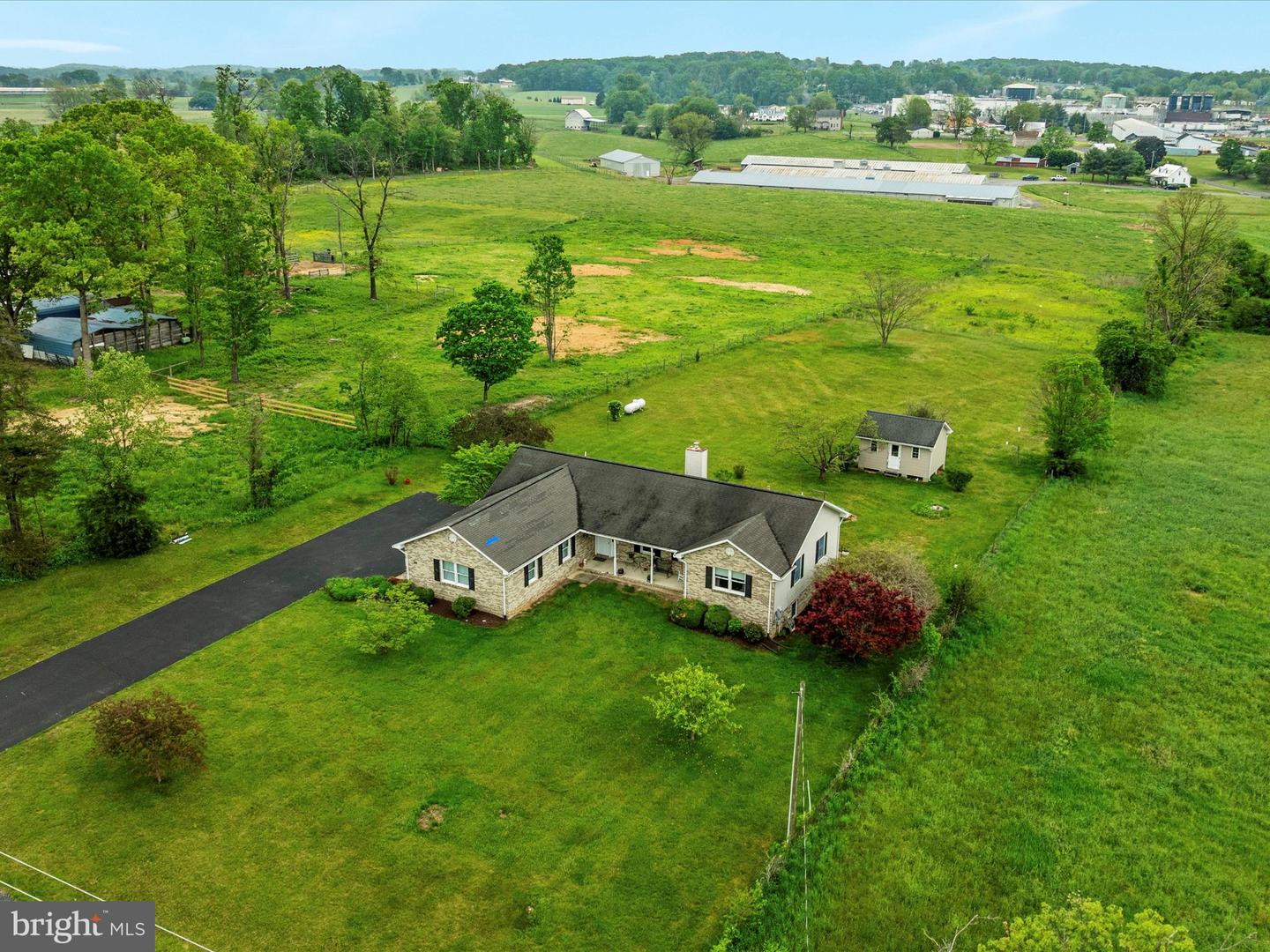 464 BACK RD, EDINBURG, Virginia 22824, 4 Bedrooms Bedrooms, ,2 BathroomsBathrooms,Residential,For sale,464 BACK RD,VASH2011398 MLS # VASH2011398