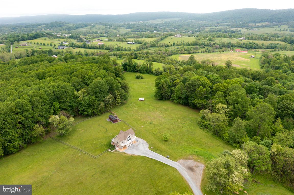 14607 SUMMIT VIEW LN, HILLSBORO, Virginia 20132, 2 Bedrooms Bedrooms, ,2 BathroomsBathrooms,Residential,For sale,14607 SUMMIT VIEW LN,VALO2095944 MLS # VALO2095944