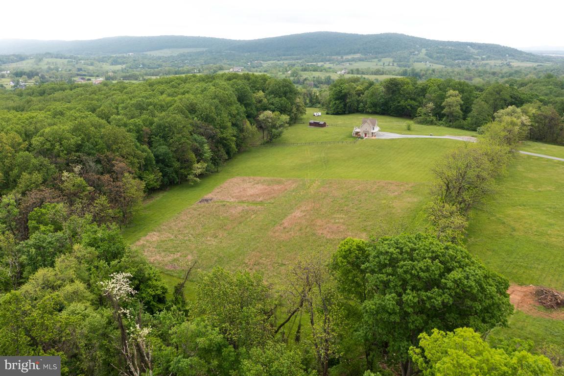 14607 SUMMIT VIEW LN, HILLSBORO, Virginia 20132, 2 Bedrooms Bedrooms, ,2 BathroomsBathrooms,Residential,For sale,14607 SUMMIT VIEW LN,VALO2095944 MLS # VALO2095944