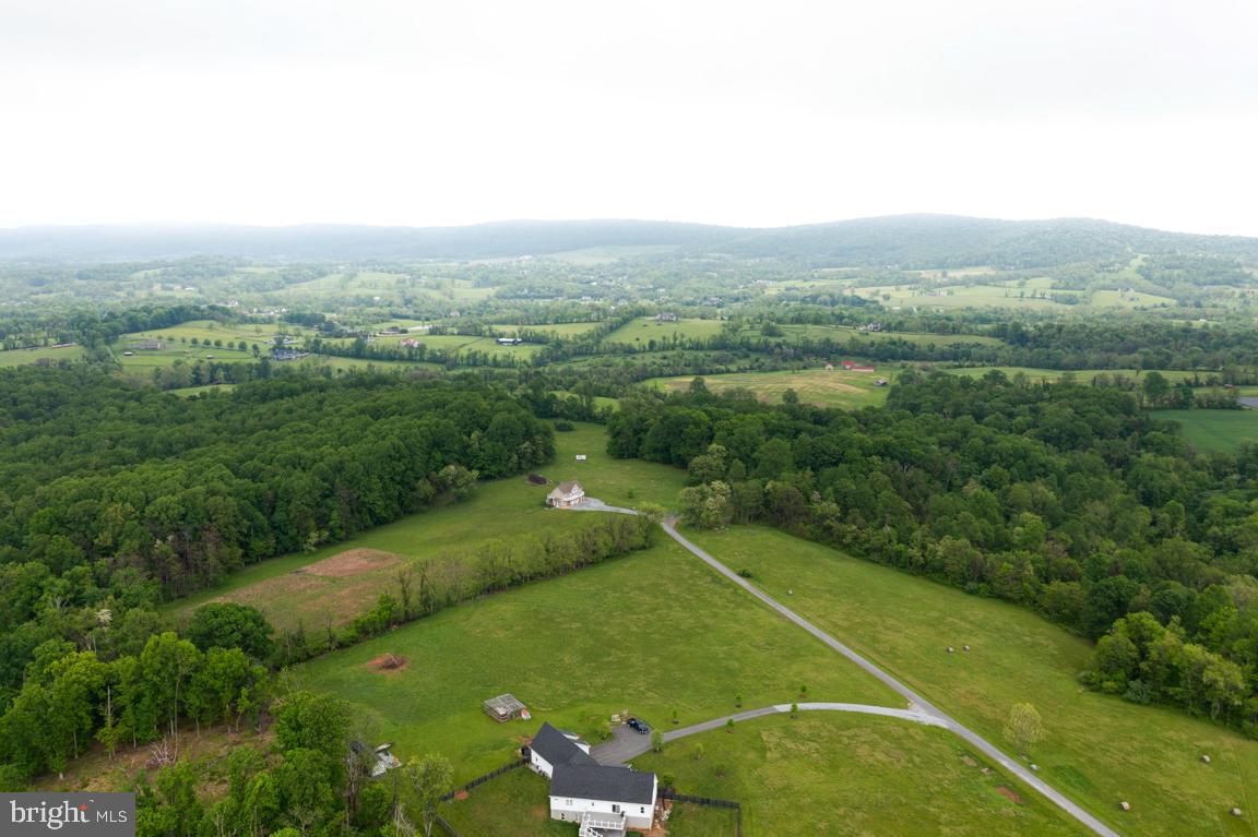14607 SUMMIT VIEW LN, HILLSBORO, Virginia 20132, 2 Bedrooms Bedrooms, ,2 BathroomsBathrooms,Residential,For sale,14607 SUMMIT VIEW LN,VALO2095944 MLS # VALO2095944