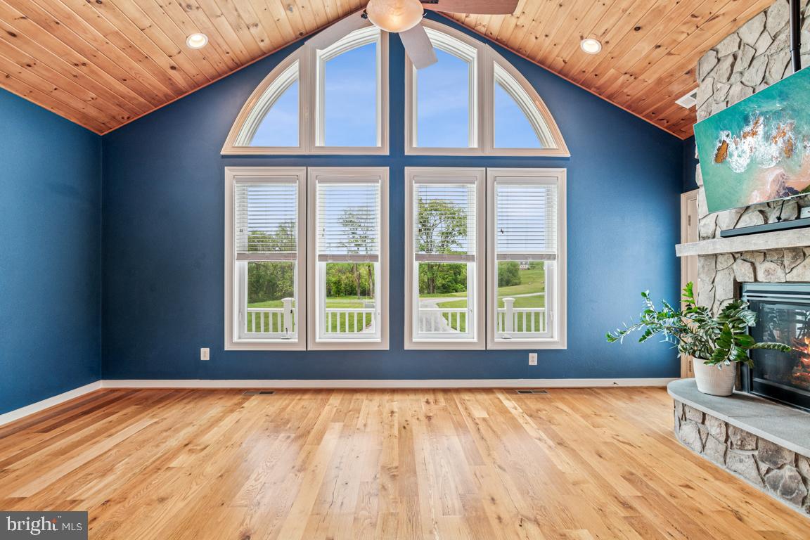 14607 SUMMIT VIEW LN, HILLSBORO, Virginia 20132, 2 Bedrooms Bedrooms, ,2 BathroomsBathrooms,Residential,For sale,14607 SUMMIT VIEW LN,VALO2095944 MLS # VALO2095944