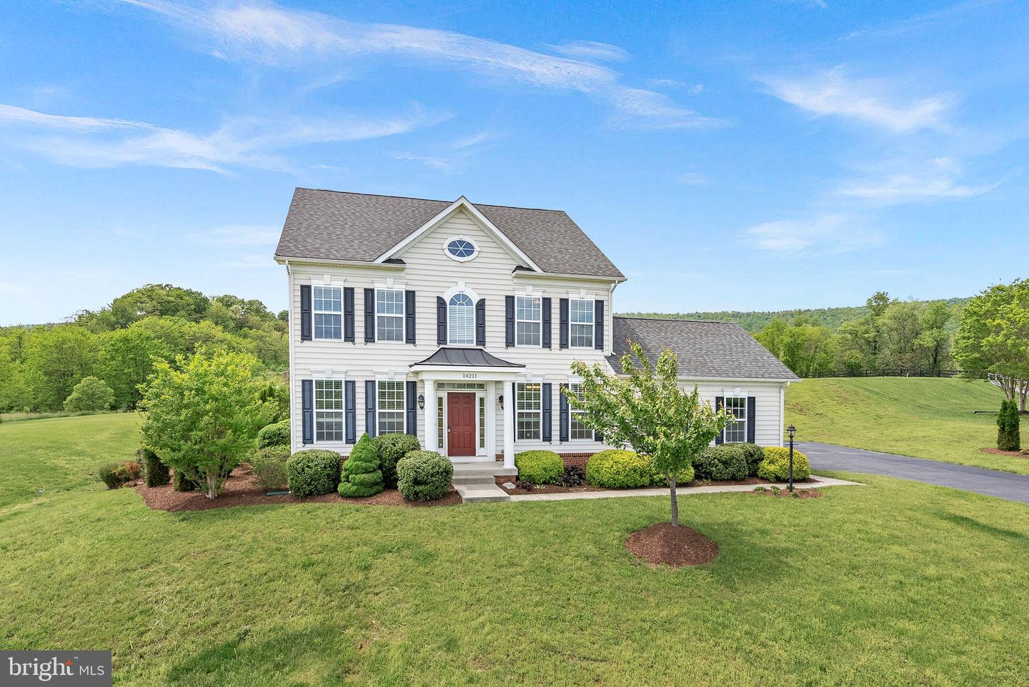 14211 SARATOGA PARK DR, HILLSBORO, Virginia 20132, 4 Bedrooms Bedrooms, ,3 BathroomsBathrooms,Residential,For sale,14211 SARATOGA PARK DR,VALO2095970 MLS # VALO2095970