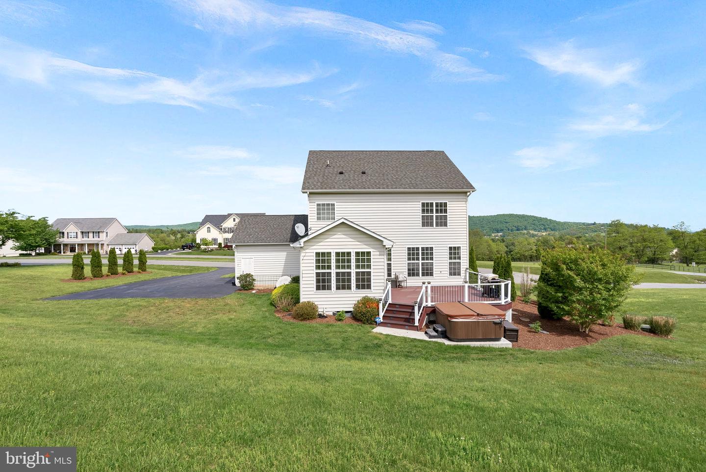 14211 SARATOGA PARK DR, HILLSBORO, Virginia 20132, 4 Bedrooms Bedrooms, ,3 BathroomsBathrooms,Residential,For sale,14211 SARATOGA PARK DR,VALO2095970 MLS # VALO2095970