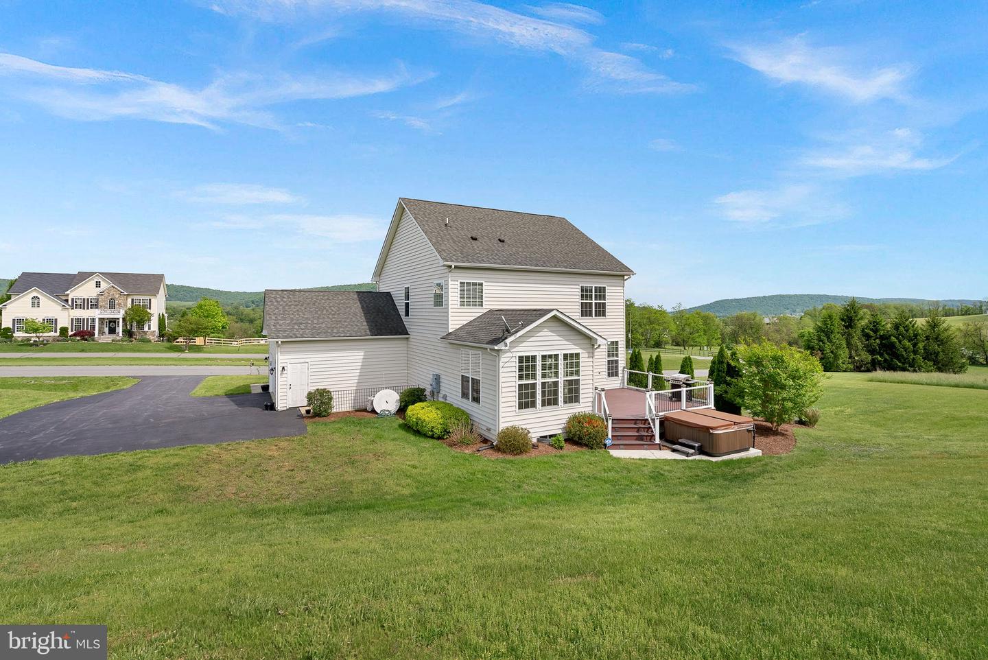 14211 SARATOGA PARK DR, HILLSBORO, Virginia 20132, 4 Bedrooms Bedrooms, ,3 BathroomsBathrooms,Residential,For sale,14211 SARATOGA PARK DR,VALO2095970 MLS # VALO2095970