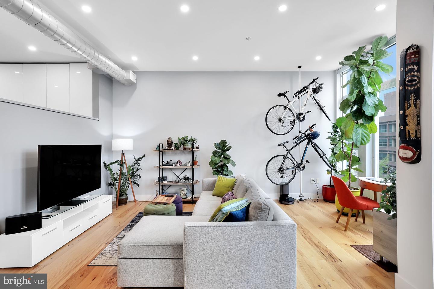 1390 V ST NW #403, WASHINGTON, District Of Columbia 20009, 1 Bedroom Bedrooms, ,1 BathroomBathrooms,Residential,For sale,1390 V ST NW #403,DCDC2199752 MLS # DCDC2199752
