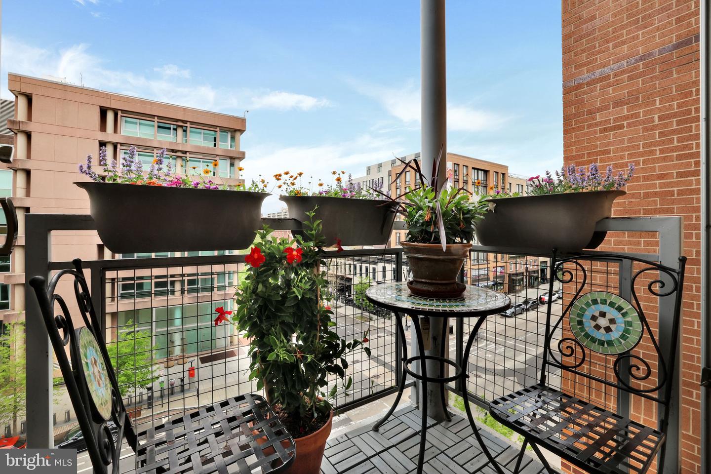 1390 V ST NW #403, WASHINGTON, District Of Columbia 20009, 1 Bedroom Bedrooms, ,1 BathroomBathrooms,Residential,For sale,1390 V ST NW #403,DCDC2199752 MLS # DCDC2199752