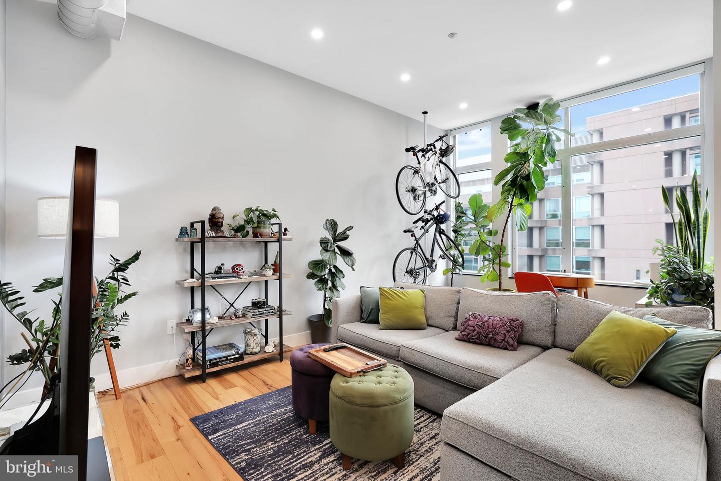 1390 V ST NW #403, WASHINGTON, District Of Columbia 20009, 1 Bedroom Bedrooms, ,1 BathroomBathrooms,Residential,For sale,1390 V ST NW #403,DCDC2199752 MLS # DCDC2199752