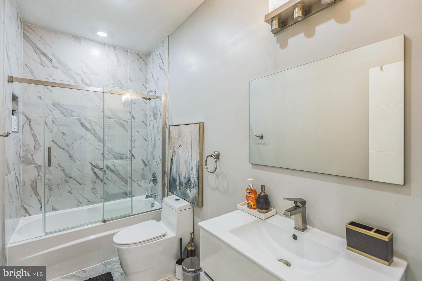 2812 GEORGIA AVE NW #6, WASHINGTON, District Of Columbia 20001, 2 Bedrooms Bedrooms, ,2 BathroomsBathrooms,Residential,For sale,2812 GEORGIA AVE NW #6,DCDC2199676 MLS # DCDC2199676