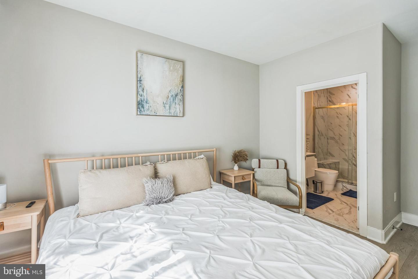 2812 GEORGIA AVE NW #6, WASHINGTON, District Of Columbia 20001, 2 Bedrooms Bedrooms, ,2 BathroomsBathrooms,Residential,For sale,2812 GEORGIA AVE NW #6,DCDC2199676 MLS # DCDC2199676