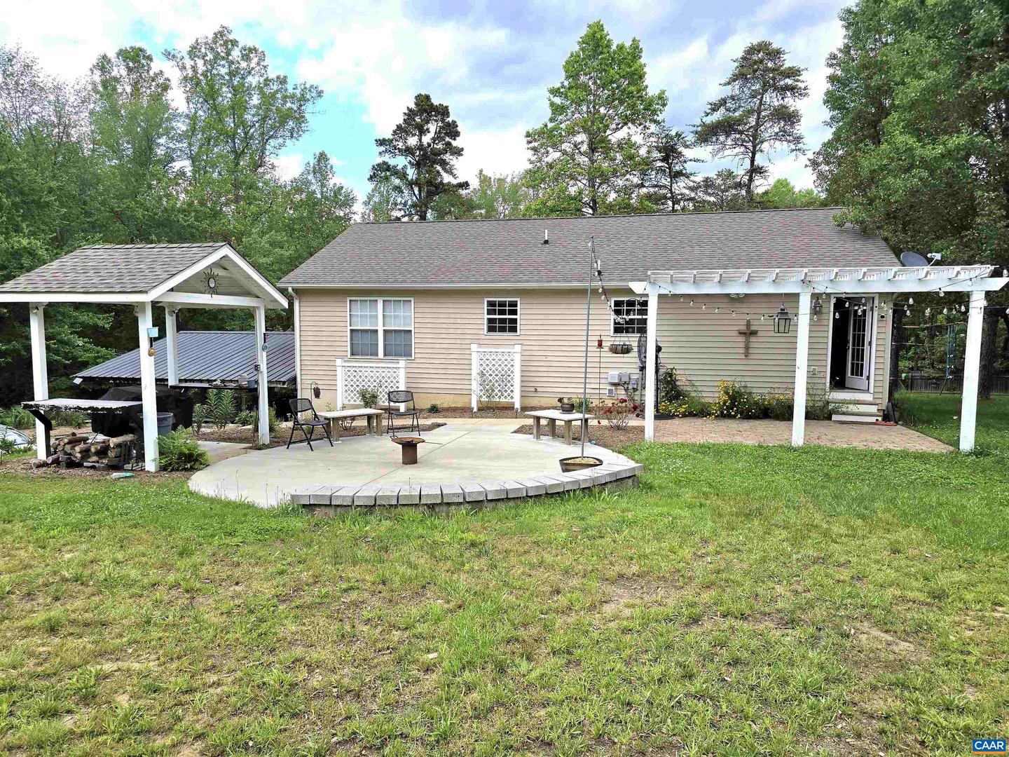 1060 EAST RIVER RD, PALMYRA, Virginia 23055, 4 Bedrooms Bedrooms, ,3 BathroomsBathrooms,Residential,For sale,1060 EAST RIVER RD,664254 MLS # 664254