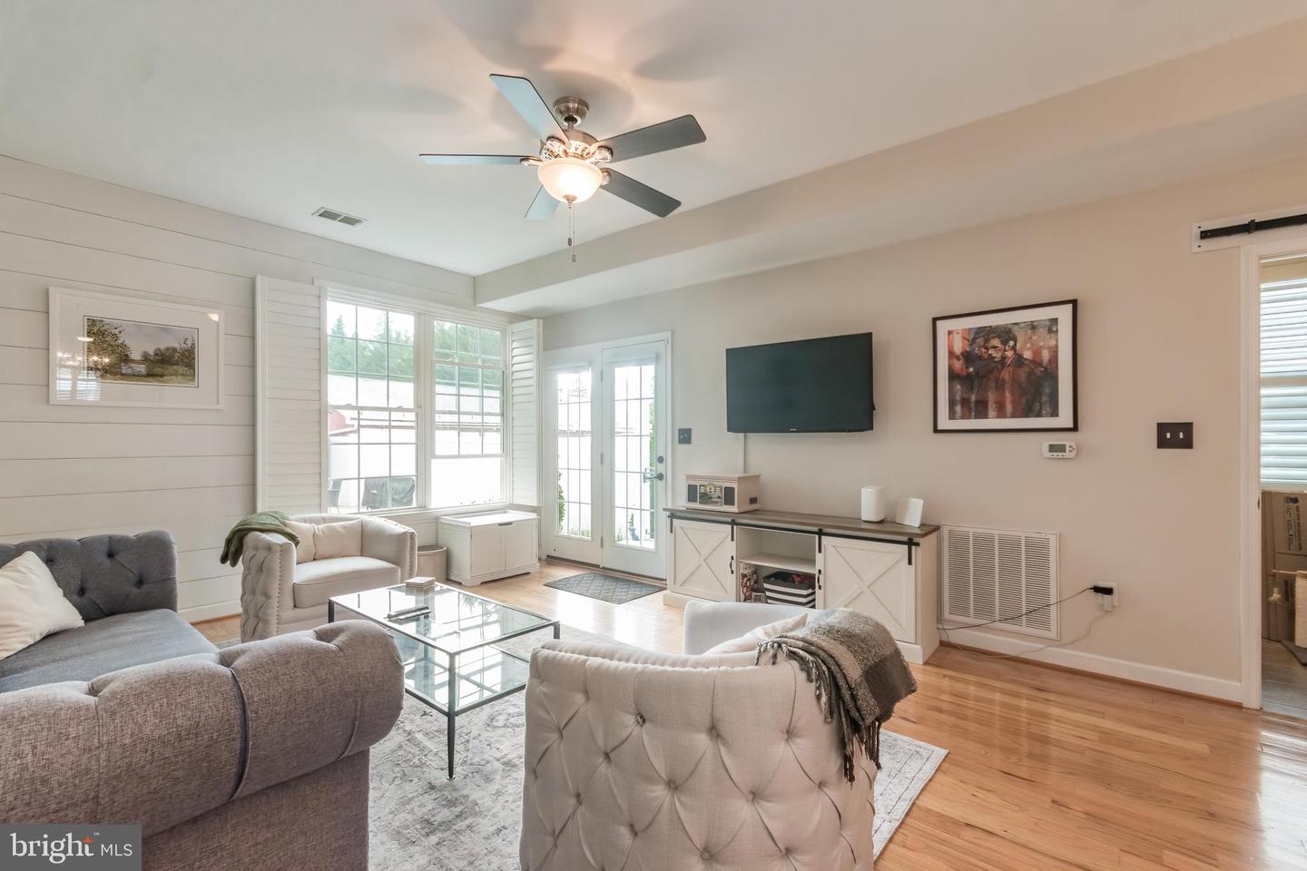 315 E PICCADILLY ST, WINCHESTER, Virginia 22601, 3 Bedrooms Bedrooms, ,2 BathroomsBathrooms,Residential,For sale,315 E PICCADILLY ST,VAWI2007648 MLS # VAWI2007648