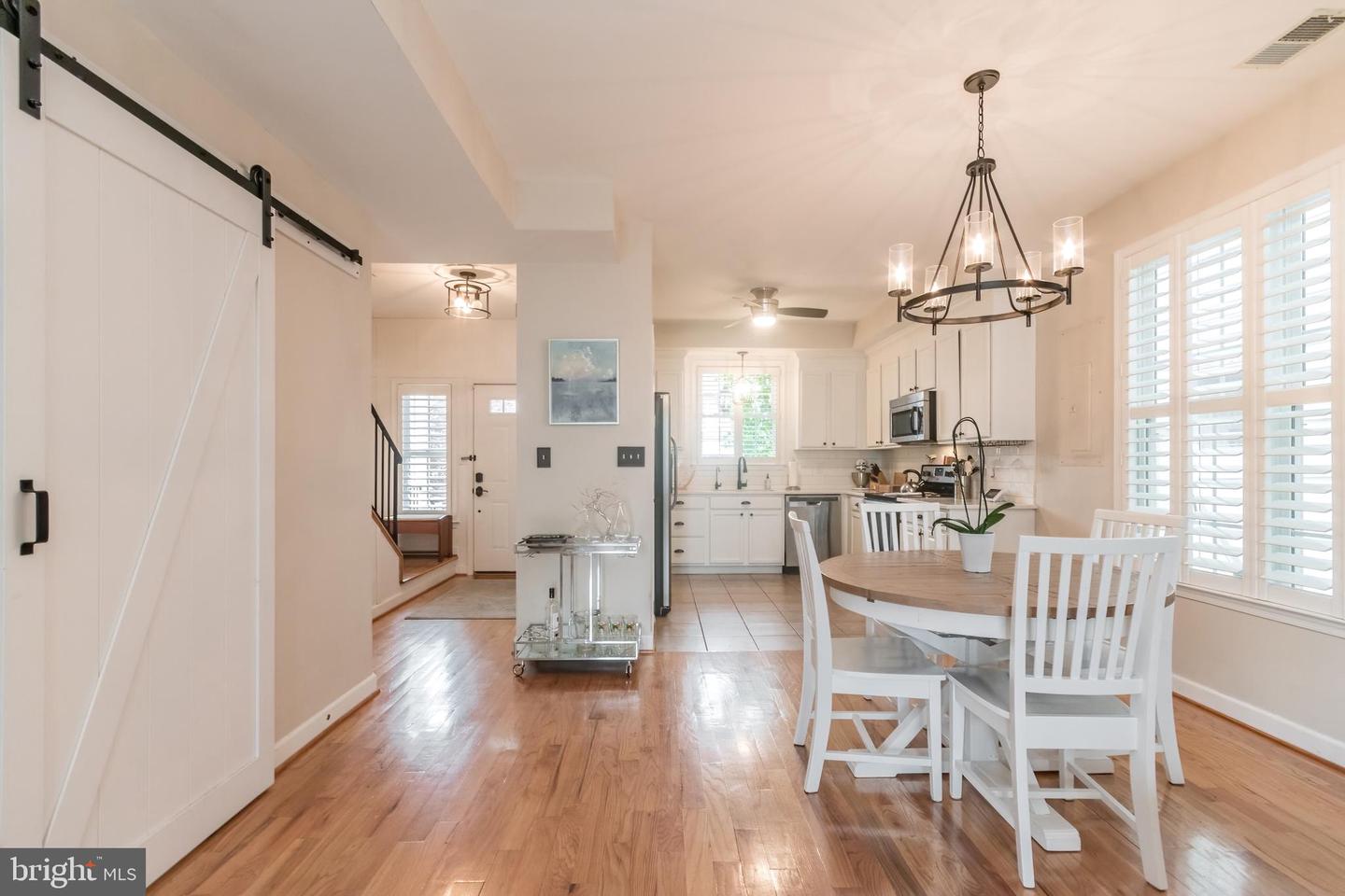 315 E PICCADILLY ST, WINCHESTER, Virginia 22601, 3 Bedrooms Bedrooms, ,2 BathroomsBathrooms,Residential,For sale,315 E PICCADILLY ST,VAWI2007648 MLS # VAWI2007648