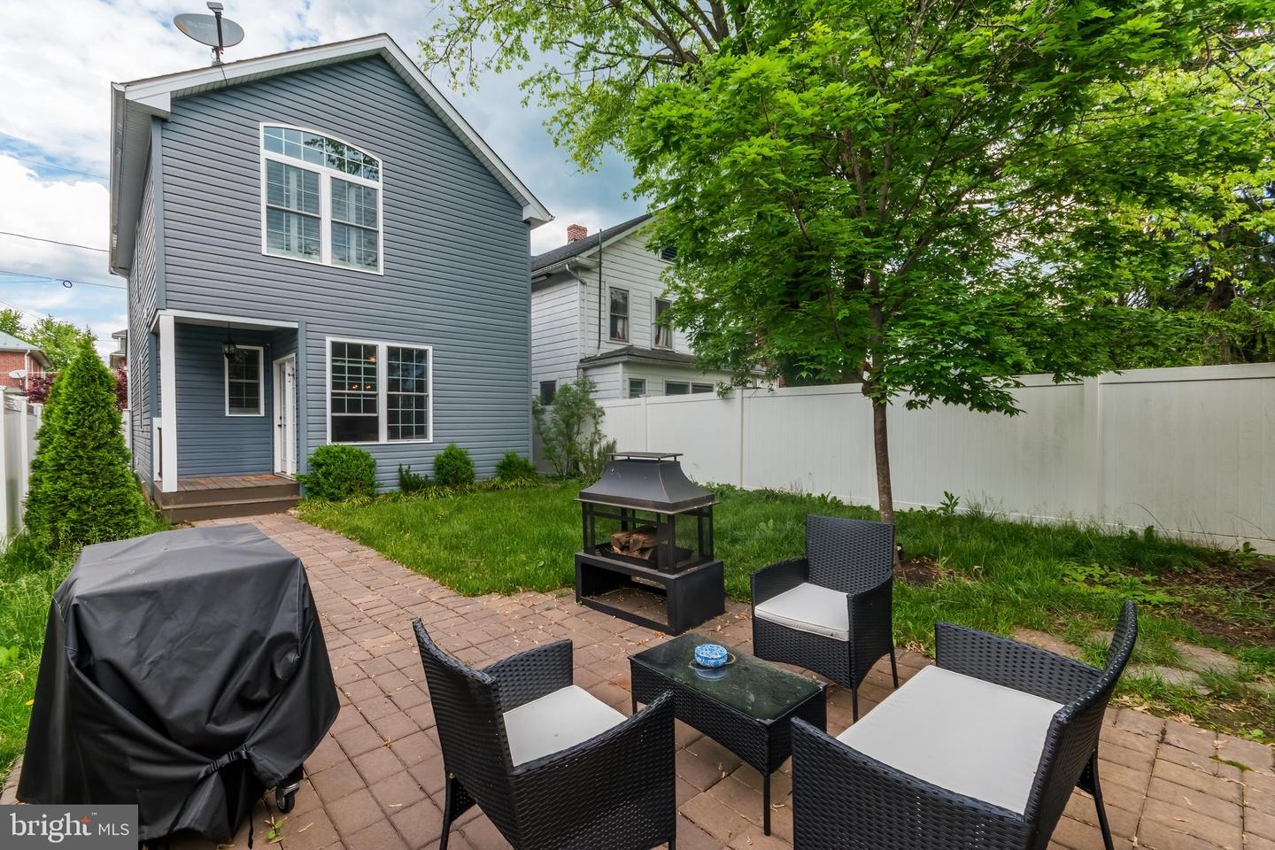 315 E PICCADILLY ST, WINCHESTER, Virginia 22601, 3 Bedrooms Bedrooms, ,2 BathroomsBathrooms,Residential,For sale,315 E PICCADILLY ST,VAWI2007648 MLS # VAWI2007648