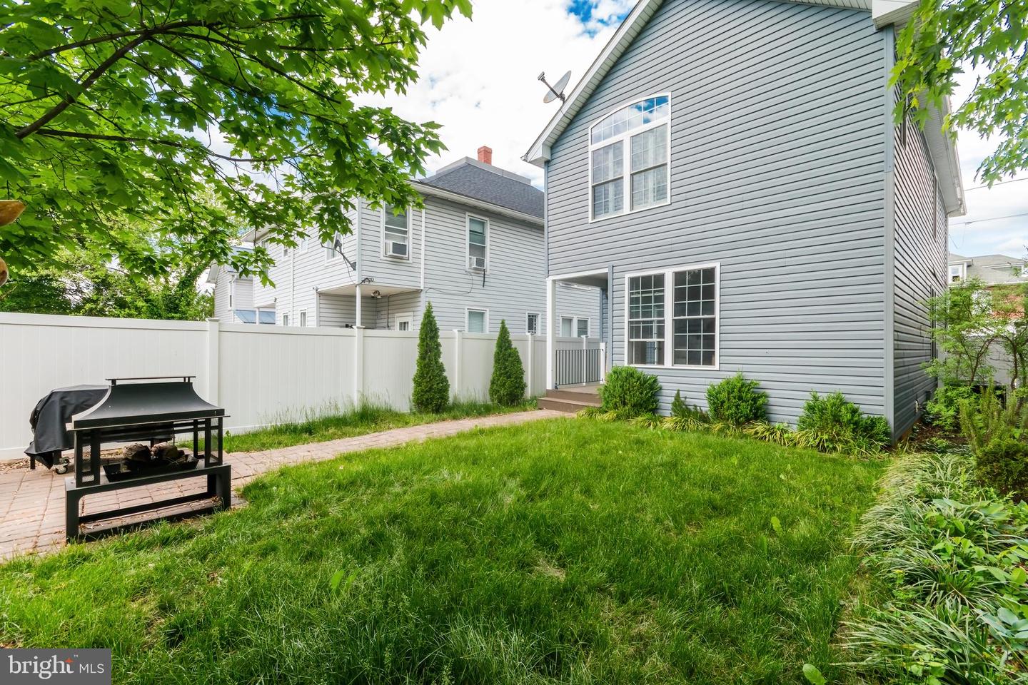 315 E PICCADILLY ST, WINCHESTER, Virginia 22601, 3 Bedrooms Bedrooms, ,2 BathroomsBathrooms,Residential,For sale,315 E PICCADILLY ST,VAWI2007648 MLS # VAWI2007648