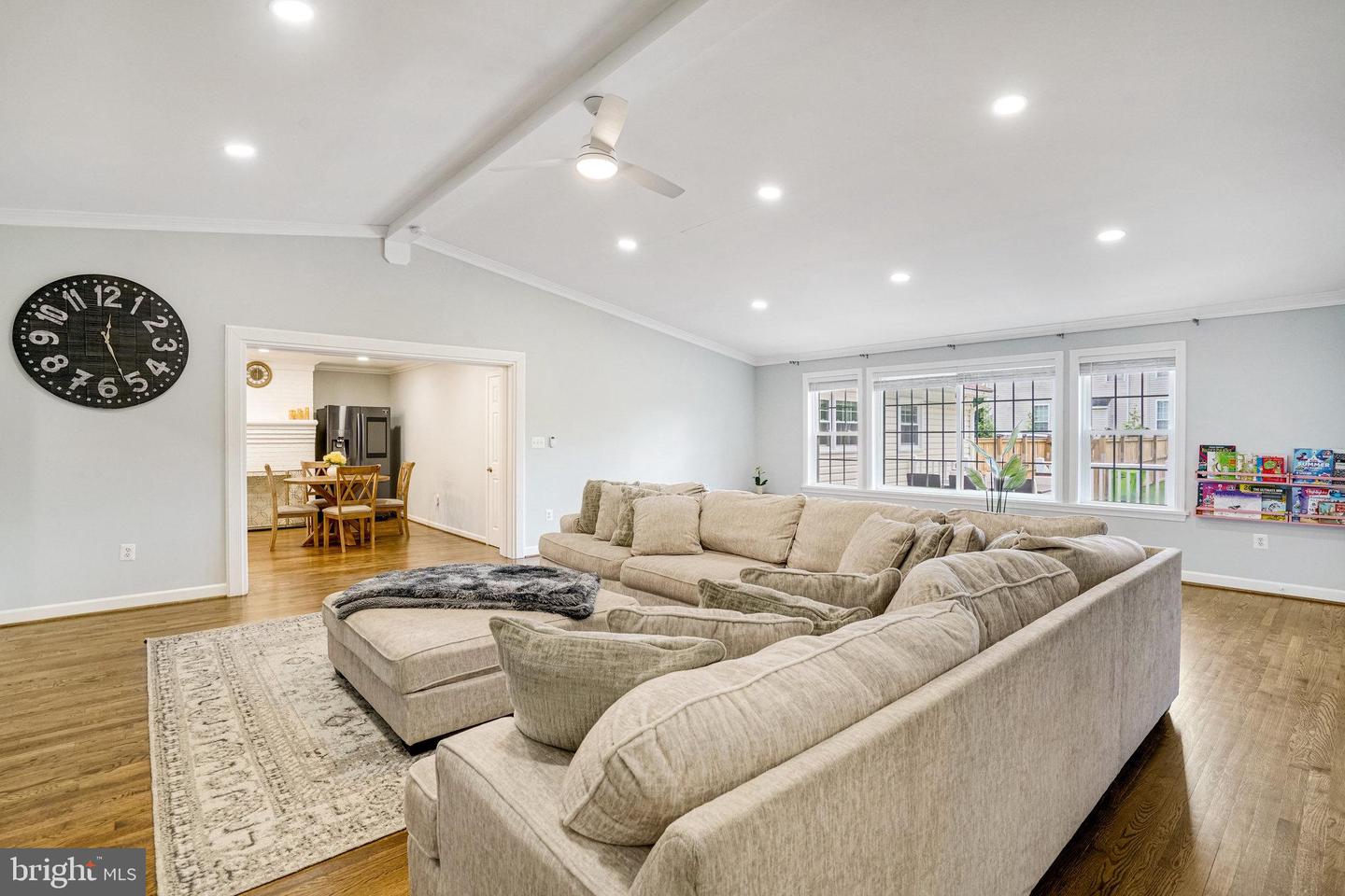 8116 ROLLING RD, SPRINGFIELD, Virginia 22153, 5 Bedrooms Bedrooms, ,3 BathroomsBathrooms,Residential,For sale,8116 ROLLING RD,VAFX2239610 MLS # VAFX2239610