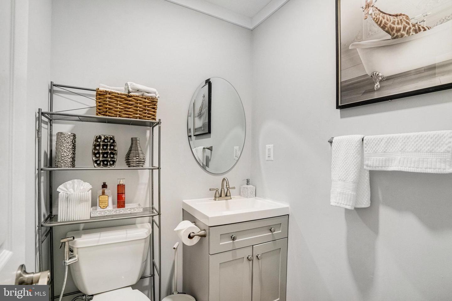8116 ROLLING RD, SPRINGFIELD, Virginia 22153, 5 Bedrooms Bedrooms, ,3 BathroomsBathrooms,Residential,For sale,8116 ROLLING RD,VAFX2239610 MLS # VAFX2239610