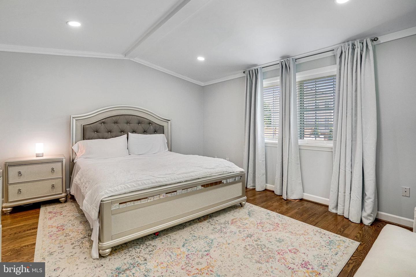 8116 ROLLING RD, SPRINGFIELD, Virginia 22153, 5 Bedrooms Bedrooms, ,3 BathroomsBathrooms,Residential,For sale,8116 ROLLING RD,VAFX2239610 MLS # VAFX2239610