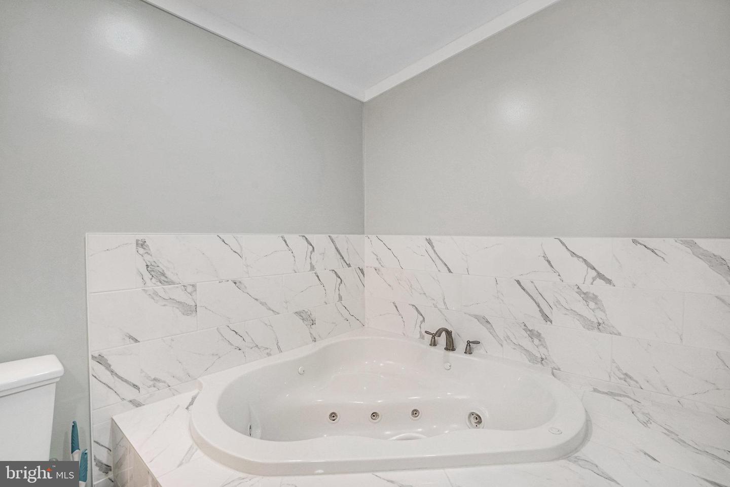 8116 ROLLING RD, SPRINGFIELD, Virginia 22153, 5 Bedrooms Bedrooms, ,3 BathroomsBathrooms,Residential,For sale,8116 ROLLING RD,VAFX2239610 MLS # VAFX2239610