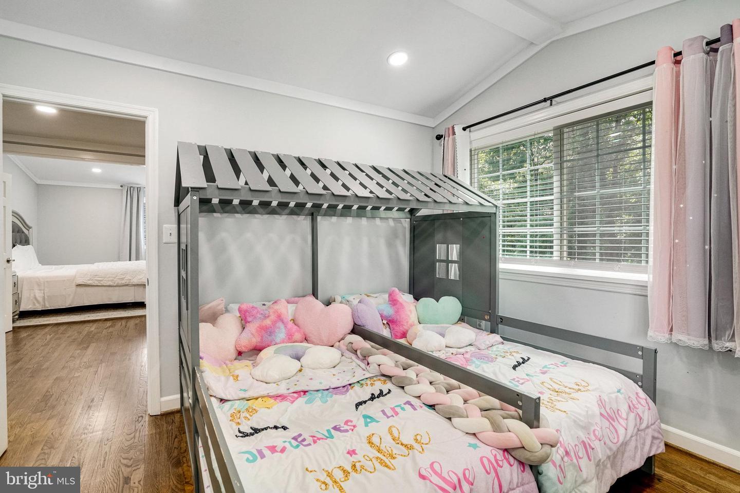 8116 ROLLING RD, SPRINGFIELD, Virginia 22153, 5 Bedrooms Bedrooms, ,3 BathroomsBathrooms,Residential,For sale,8116 ROLLING RD,VAFX2239610 MLS # VAFX2239610