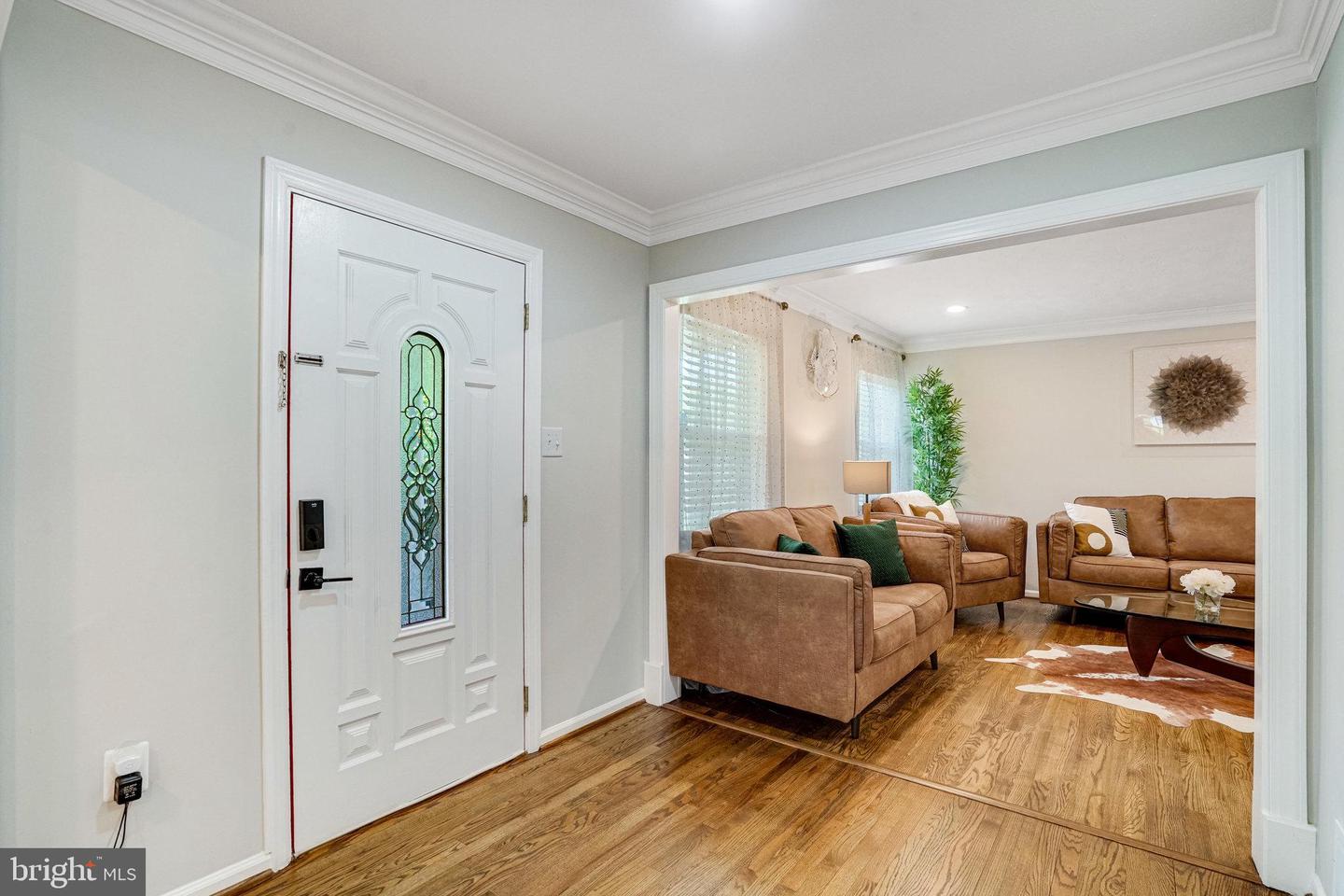 8116 ROLLING RD, SPRINGFIELD, Virginia 22153, 5 Bedrooms Bedrooms, ,3 BathroomsBathrooms,Residential,For sale,8116 ROLLING RD,VAFX2239610 MLS # VAFX2239610