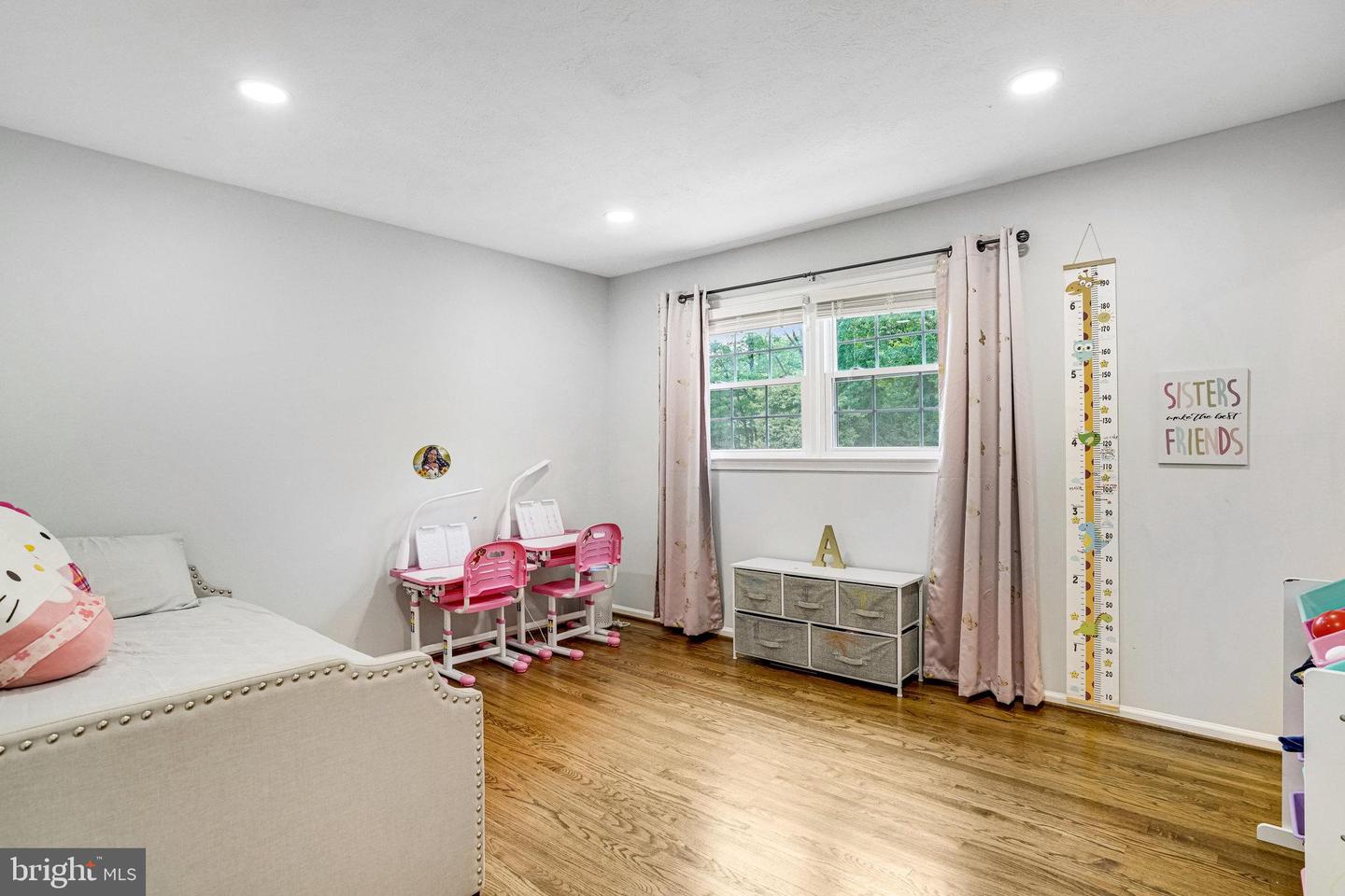 8116 ROLLING RD, SPRINGFIELD, Virginia 22153, 5 Bedrooms Bedrooms, ,3 BathroomsBathrooms,Residential,For sale,8116 ROLLING RD,VAFX2239610 MLS # VAFX2239610