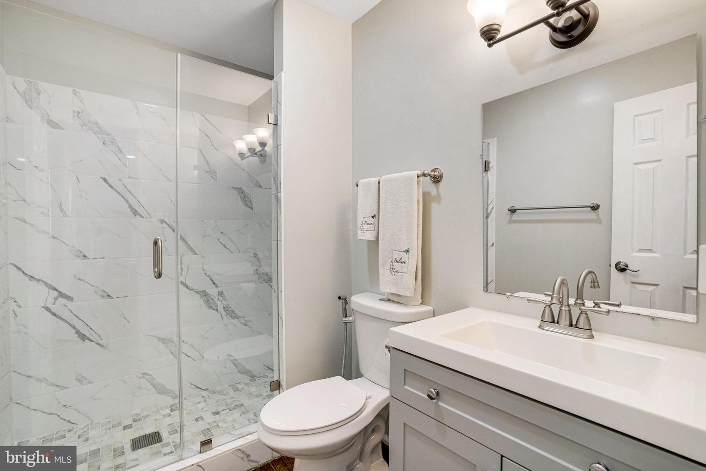 8116 ROLLING RD, SPRINGFIELD, Virginia 22153, 5 Bedrooms Bedrooms, ,3 BathroomsBathrooms,Residential,For sale,8116 ROLLING RD,VAFX2239610 MLS # VAFX2239610