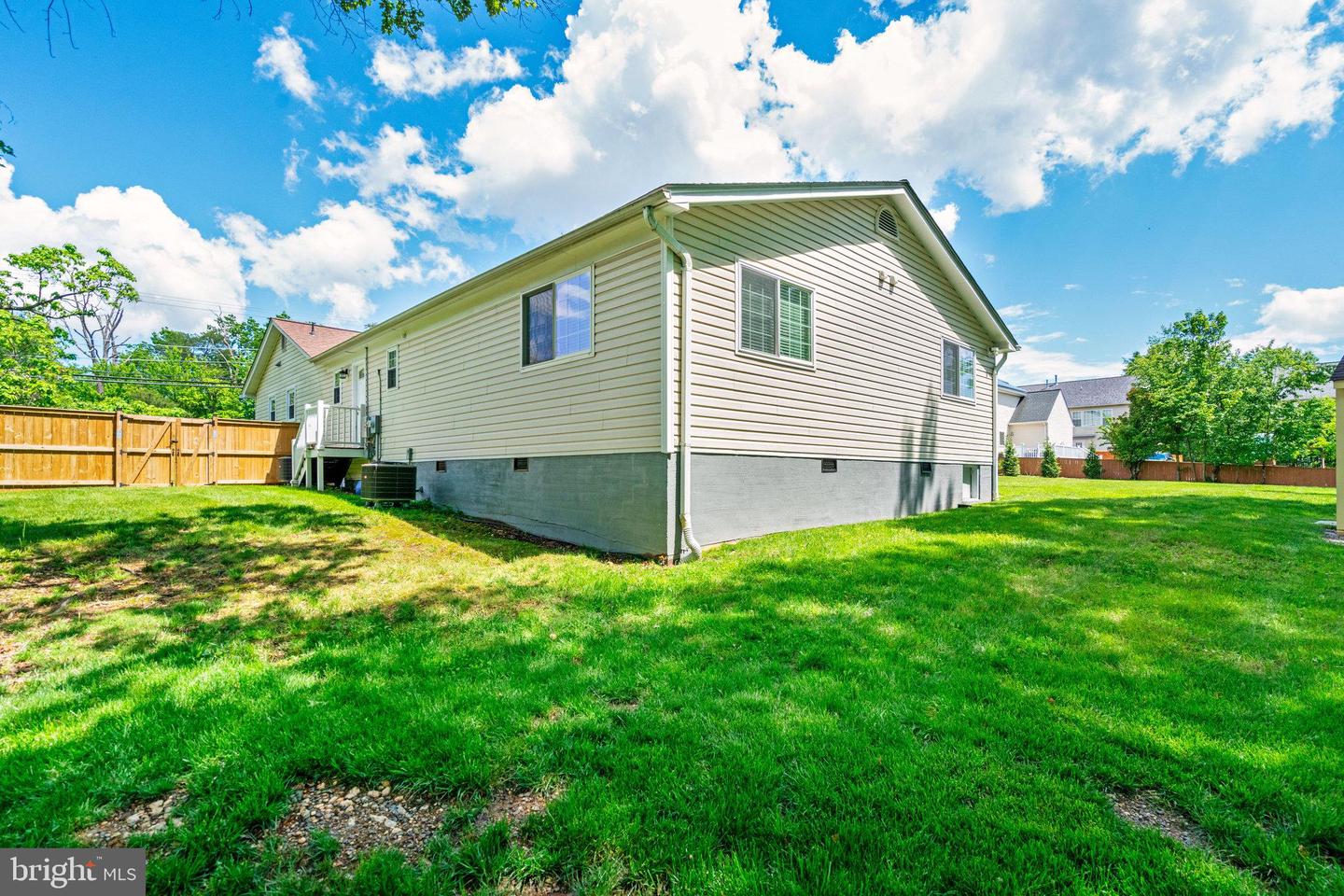 8116 ROLLING RD, SPRINGFIELD, Virginia 22153, 5 Bedrooms Bedrooms, ,3 BathroomsBathrooms,Residential,For sale,8116 ROLLING RD,VAFX2239610 MLS # VAFX2239610