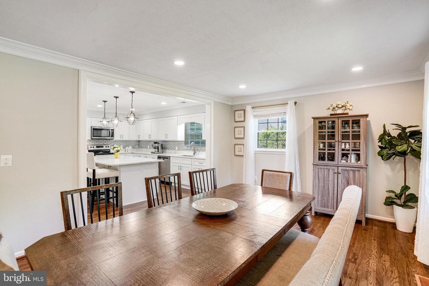 8116 ROLLING RD, SPRINGFIELD, Virginia 22153, 5 Bedrooms Bedrooms, ,3 BathroomsBathrooms,Residential,For sale,8116 ROLLING RD,VAFX2239610 MLS # VAFX2239610