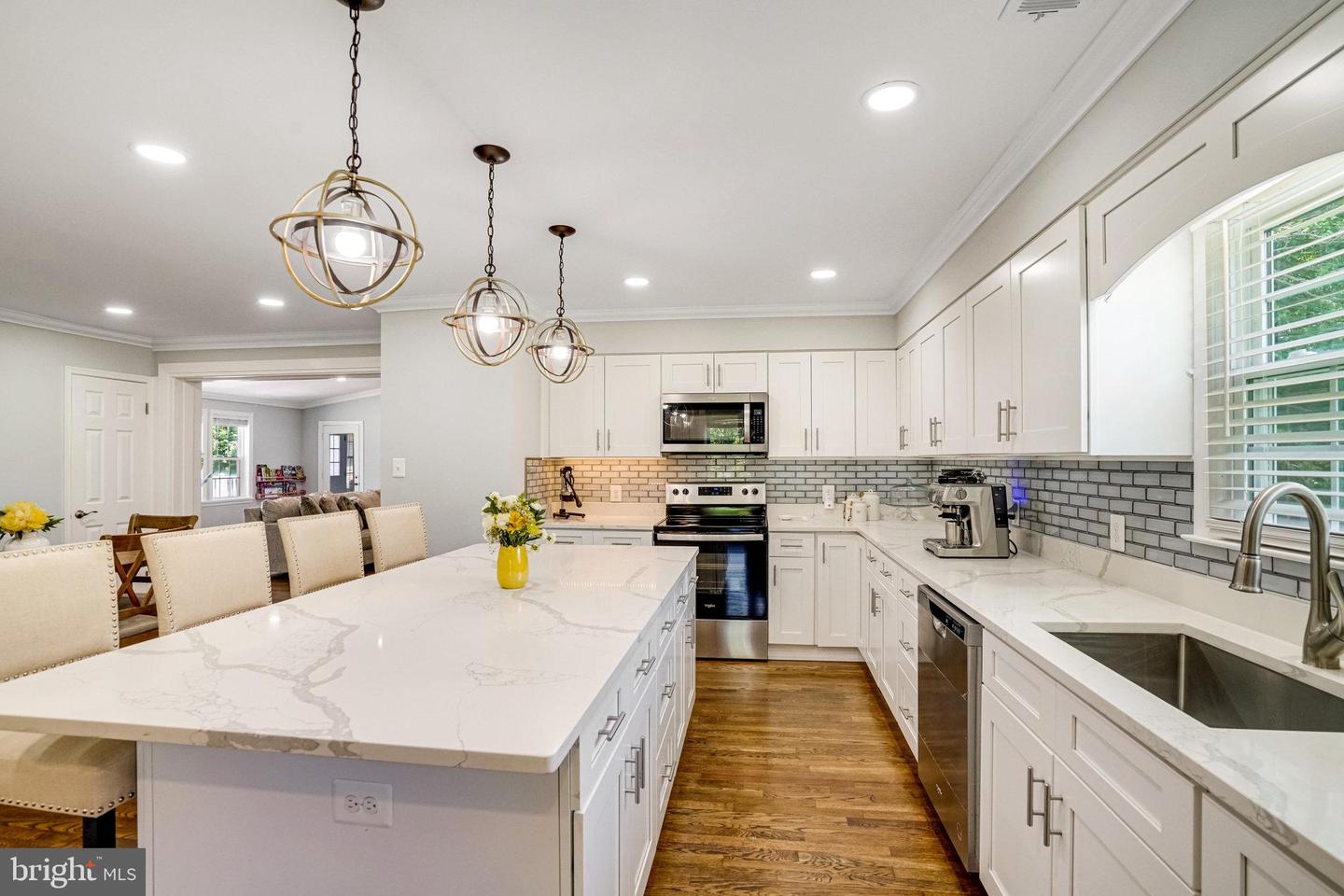 8116 ROLLING RD, SPRINGFIELD, Virginia 22153, 5 Bedrooms Bedrooms, ,3 BathroomsBathrooms,Residential,For sale,8116 ROLLING RD,VAFX2239610 MLS # VAFX2239610