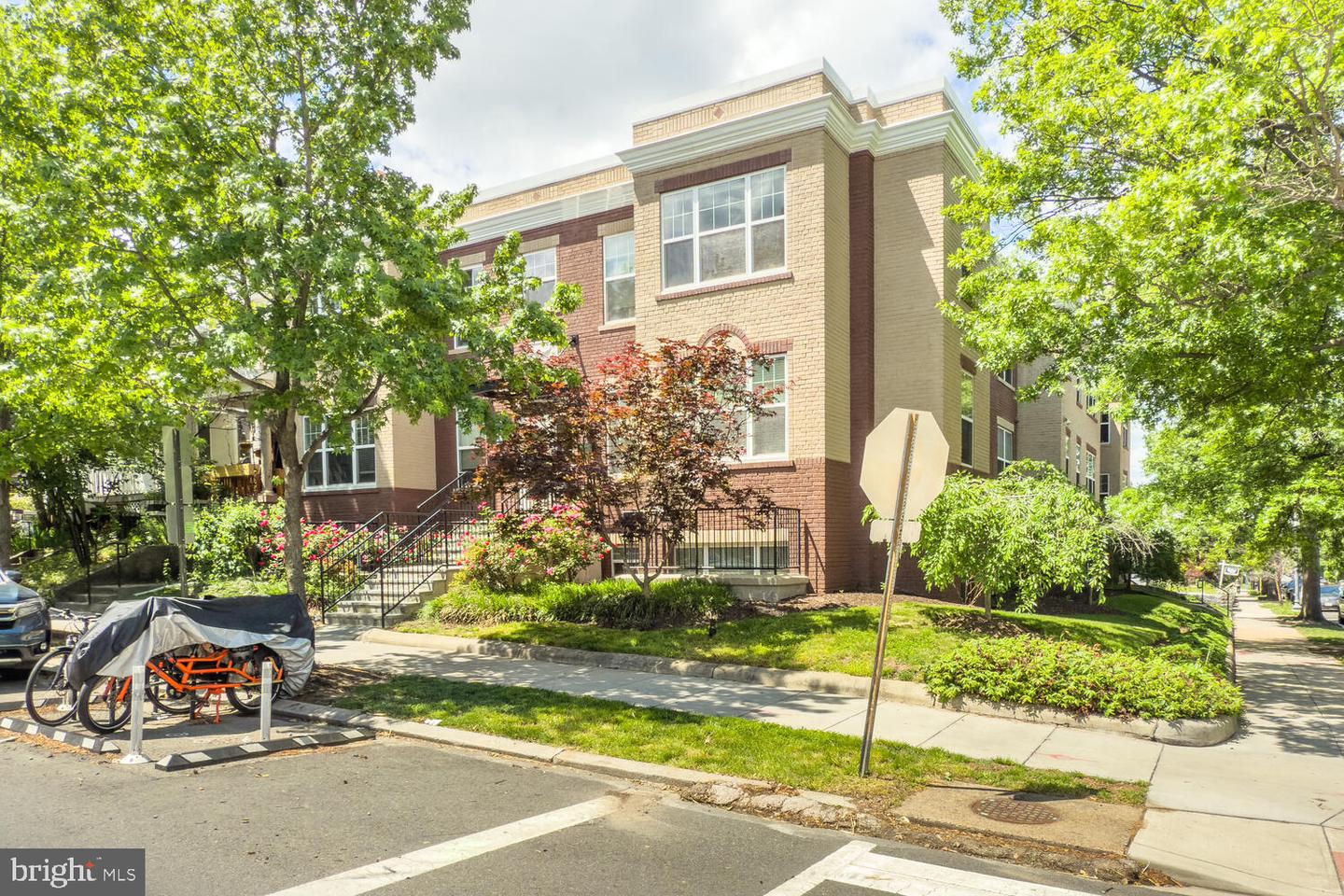 4226 7TH ST NW #101, WASHINGTON, District Of Columbia 20011, 2 Bedrooms Bedrooms, ,1 BathroomBathrooms,Residential,For sale,4226 7TH ST NW #101,DCDC2199762 MLS # DCDC2199762