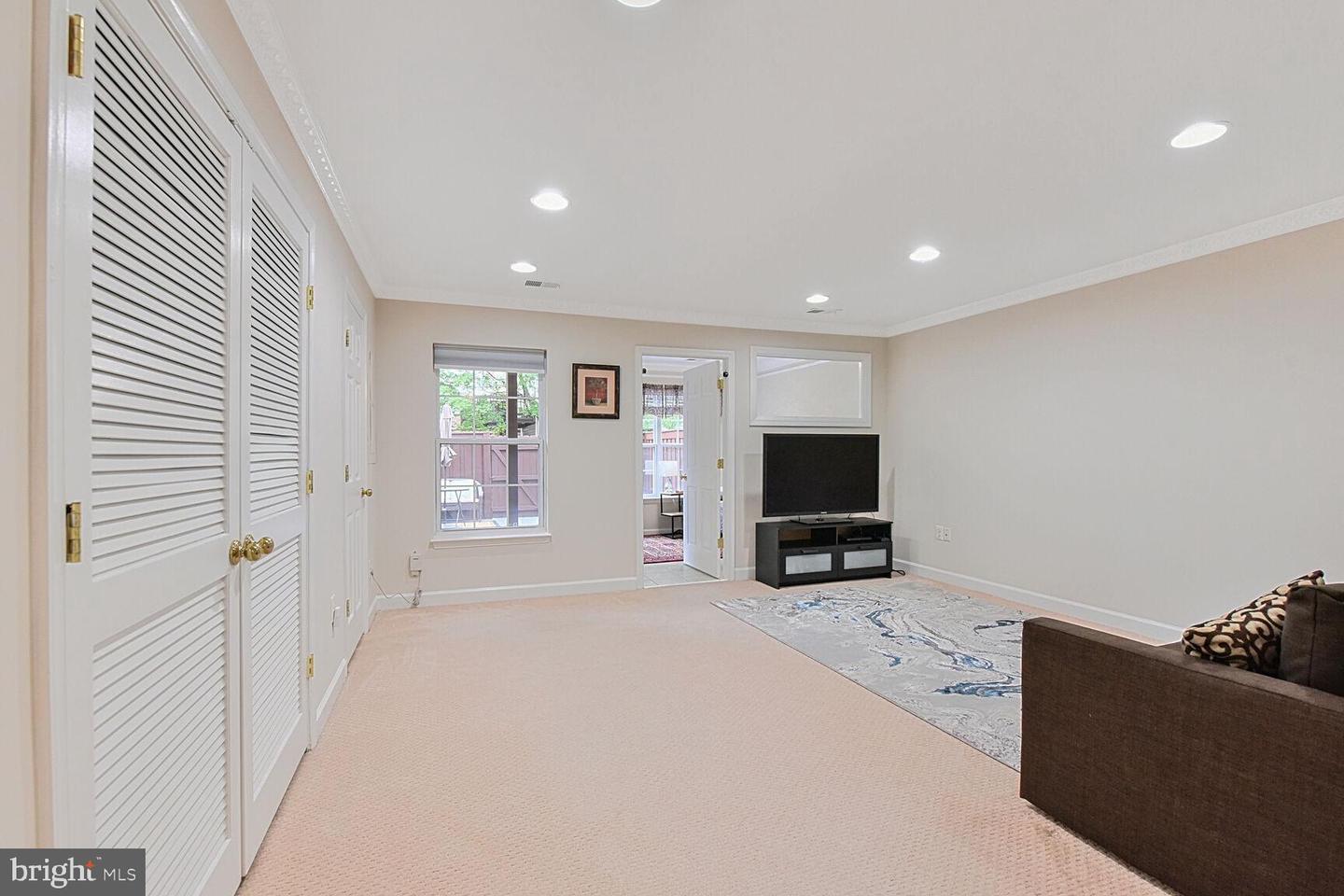 21707 FRAME SQ, BROADLANDS, Virginia 20148, 3 Bedrooms Bedrooms, ,2 BathroomsBathrooms,Residential,For sale,21707 FRAME SQ,VALO2095922 MLS # VALO2095922