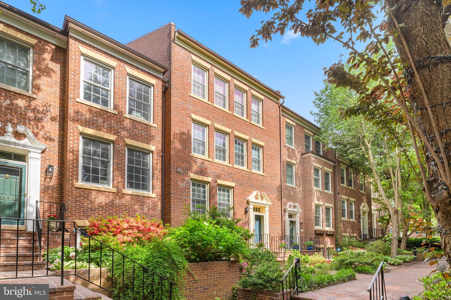 3647 WINFIELD LN NW, WASHINGTON, District Of Columbia 20007, 4 Bedrooms Bedrooms, ,4 BathroomsBathrooms,Residential,For sale,3647 WINFIELD LN NW,DCDC2199698 MLS # DCDC2199698