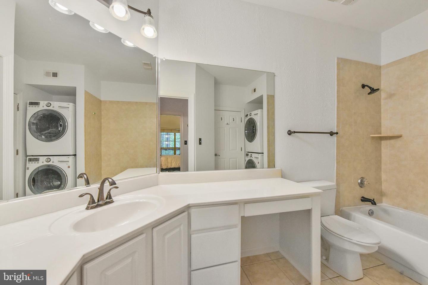 3909 PENDERVIEW DR #1923, FAIRFAX, Virginia 22033, 2 Bedrooms Bedrooms, ,1 BathroomBathrooms,Residential,For sale,3909 PENDERVIEW DR #1923,VAFX2239454 MLS # VAFX2239454