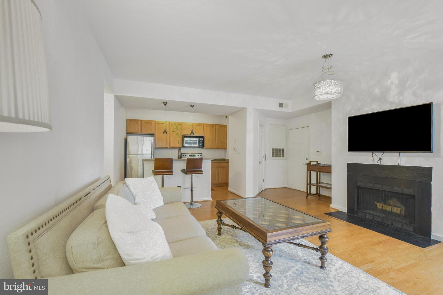 3909 PENDERVIEW DR #1923, FAIRFAX, Virginia 22033, 2 Bedrooms Bedrooms, ,1 BathroomBathrooms,Residential,For sale,3909 PENDERVIEW DR #1923,VAFX2239454 MLS # VAFX2239454